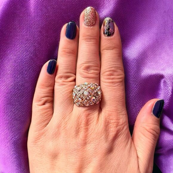 Aurora Borealis Rhinestone Gold Tone Statement Ring Size 9 NWT - Picture 4 of 4